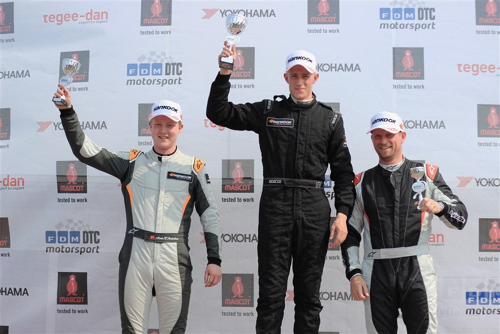 Podiet efter finalen - Jonas Lynge vinder foran Mads Frederiksen og Kenn Bach.
(Foto: Kimersfoto.dk)